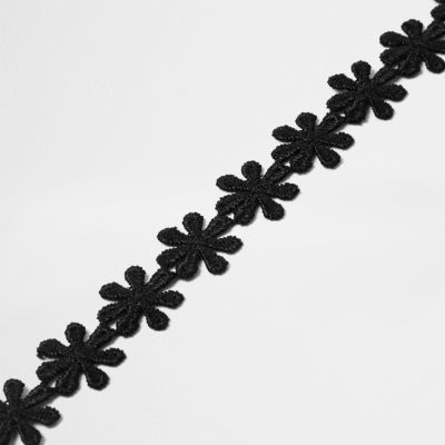 Plus black floral lace choker